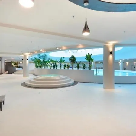 Appartement Hanza Tower 23 Deluxe & Pool